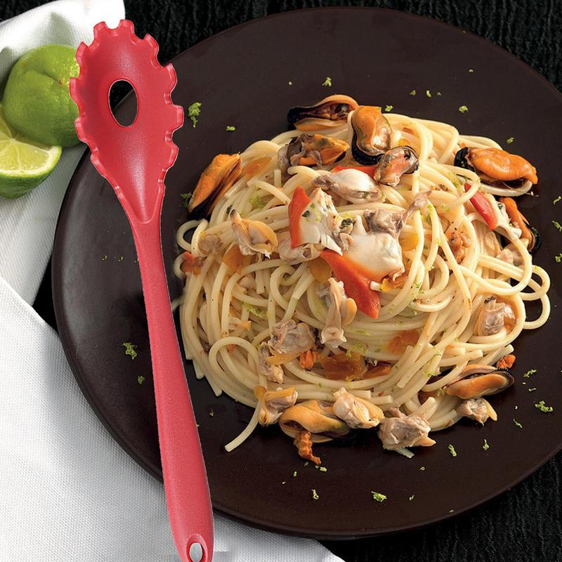 Virtuvinis makaronų šaukštas kiaurasamtis spagečių šaukštas Patvarus maistinių makaronų serveris su ergonomiška rankena Virtuvės įtaisų įrankiai