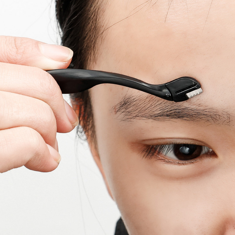 1 tk Must väike kulmutrimmer kaasaskantav näohabemeajamisvahend Kulmude epileerimise ohutus karvaeemalduslõikurid raseerija naistele meigitööriistad