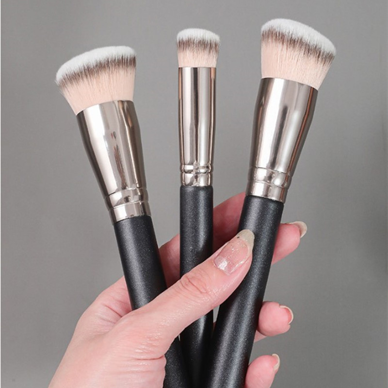 Makeup Brushes Foundation Concealer Nurgeline õmblusteta kate Sünteetiline Dark Circle Vedel kreem Kosmeetika Kontuuripintsel Ilutööriist
