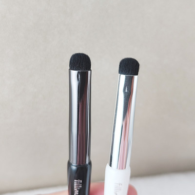 1tk Lipstick Blending meigipintslid Precision Eyeshadow meigipintsel Kuplikujuline väike kaasaskantav huulepintsel ümbrisega 931 sünteetiline ha