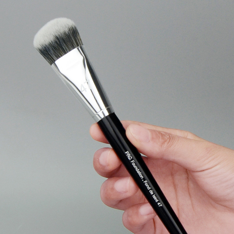Foundation Brush Cream Meigipintsel kattega Sünteetilised Juuksed Näokontuuri peitepulber Pehme kiudvillane jumestuskosmeetiline
