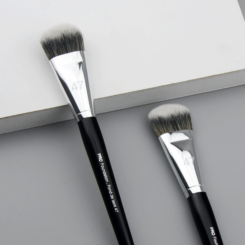 Foundation Brush Cream Meigipintsel kattega Sünteetilised Juuksed Näokontuuri peitepulber Pehme kiudvillane jumestuskosmeetiline