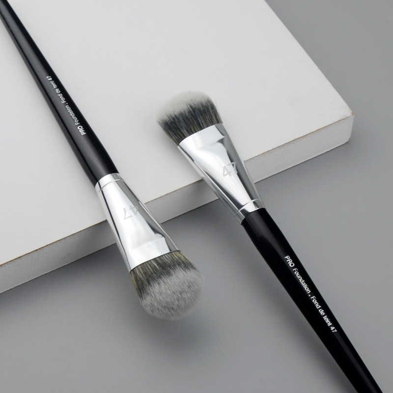 Foundation Brush Cream Meigipintsel kattega Sünteetilised Juuksed Näokontuuri peitepulber Pehme kiudvillane jumestuskosmeetiline