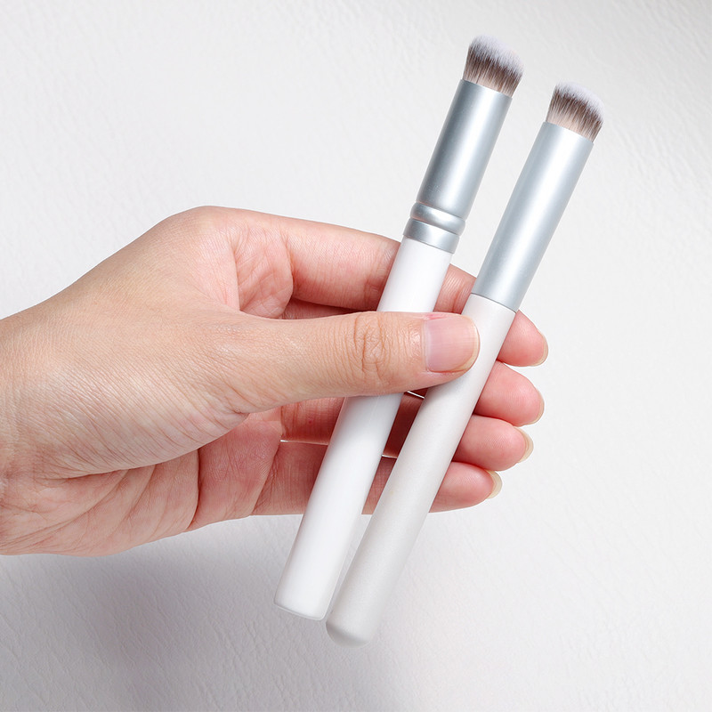 OVW 1PCS Professional Concealer Βούρτσες Μακιγιάζ Λευκή ξύλινη λαβή Συνθετική τρίχα Blending Concealer Beauty Cosmetic Makeup