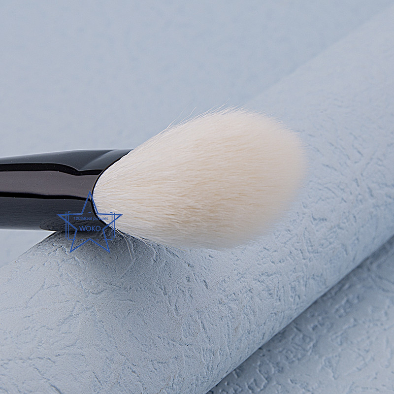 BB-nurkne põsepuna pintsel kreemjas põsepuna pintsel Vedelikud Kreemid Puudripulgad Meigitööriist Kvaliteetne kitsekarvade vedel põsepuna pintsel