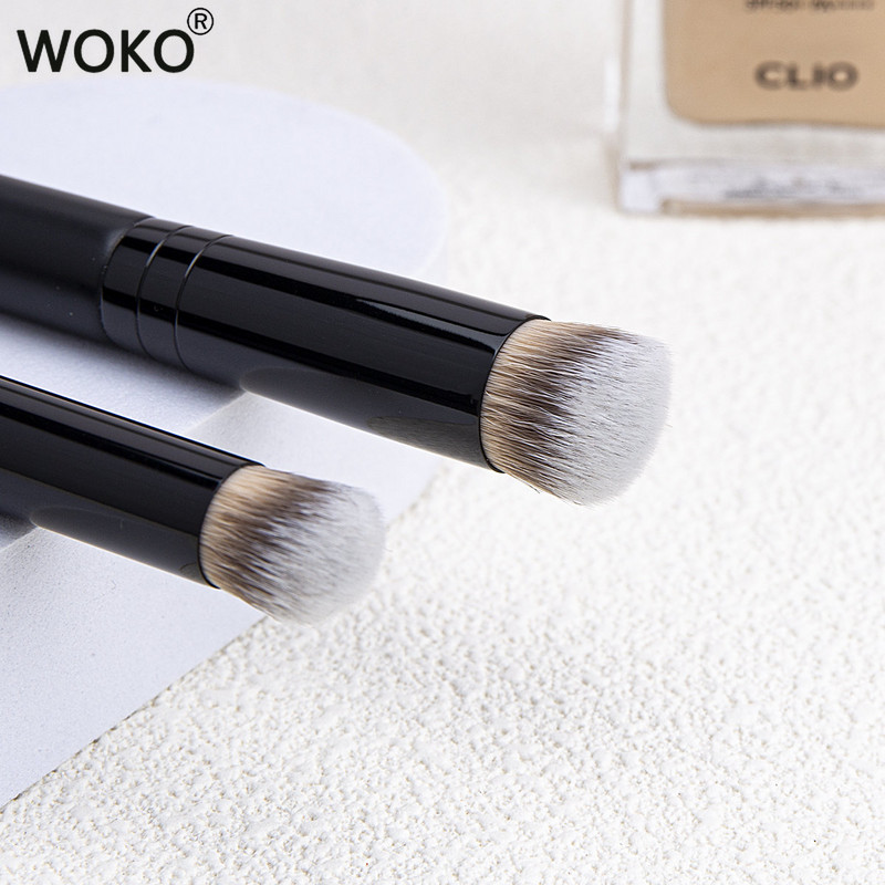 1/2tk Väikese nurga all oleva ümmarguse peaga peitepulk, sõrm, kõht, peitepulk, meigipintsel, must silmaring, akne peitepulk, meigitööriist