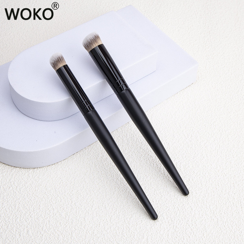 1/2tk Väikese nurga all oleva ümmarguse peaga peitepulk, sõrm, kõht, peitepulk, meigipintsel, must silmaring, akne peitepulk, meigitööriist