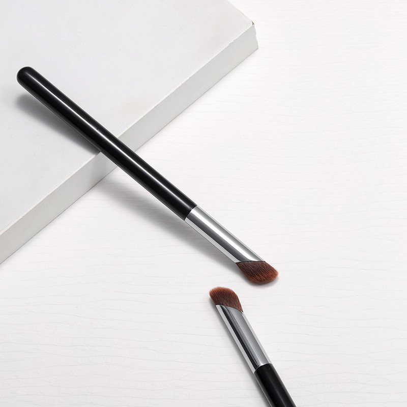 OVW 1PCS Četkica za korektor za područje ispod očiju Eyeshadow Detail Liquid Foundation Conceal kist Synthetic Hair Beauty CosmeticTools