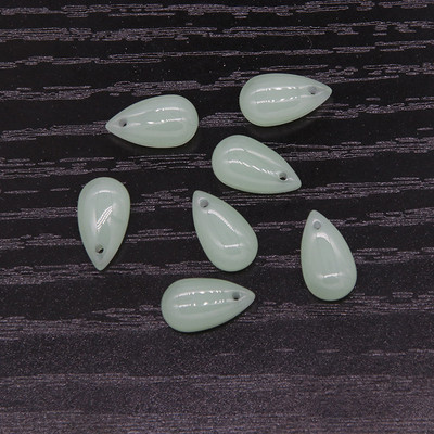 Mibrow 20 tk 7 * 14 mm veetilga klaashelmed, millel on auk, pisar, klaasist võluripats, ehete valmistamise tarvikute jaoks