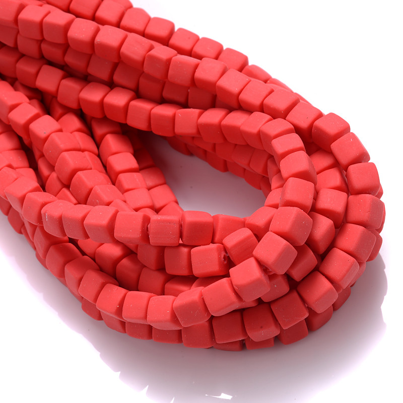 Ligikaudu 60 tk/kiud 6 mm kandilised savihelmed, laastud ketas lahtised vahetükid, käsitsi valmistatud Boho polümeerist helmed ehete valmistamiseks kaelakee jaoks