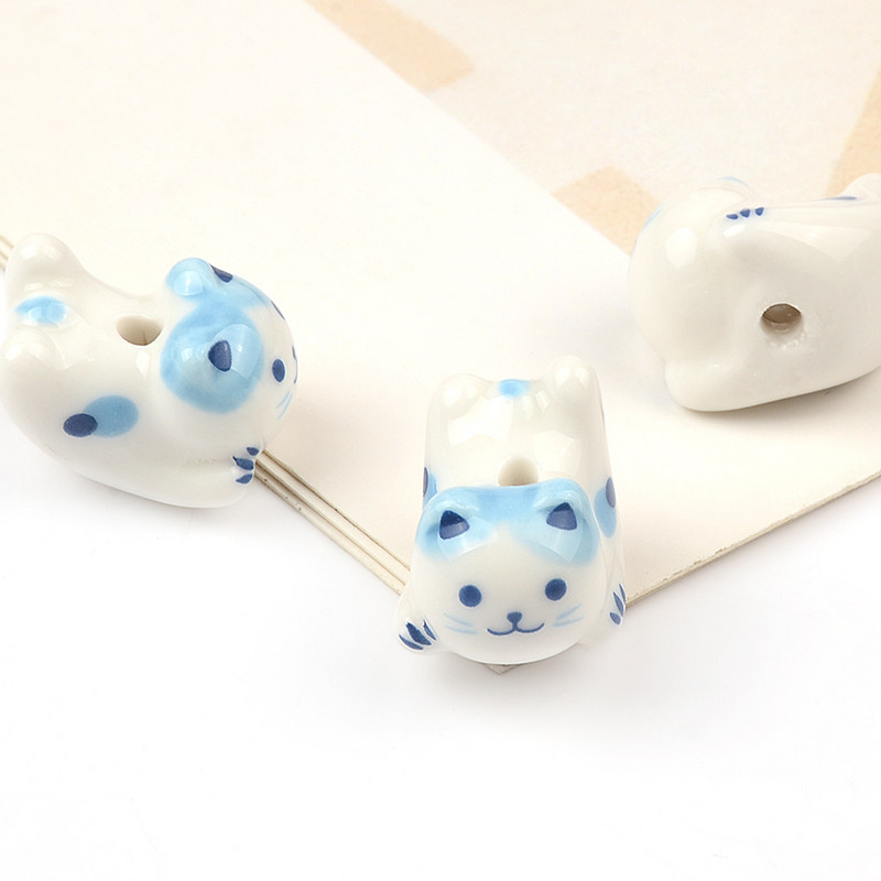 Mărgele de animale de pisică din ceramică de modă pandantiv colorat lucrat manual Mărgele libere Fabricarea de bijuterii Accesorii DIY 15x20mm