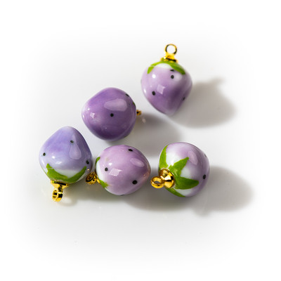 5db Kézzel készített kis eper kerámia medál Retro stílusú ékszer Gyümölcsgyöngyök ékszer alkatrész Nyaklánchoz #XN604