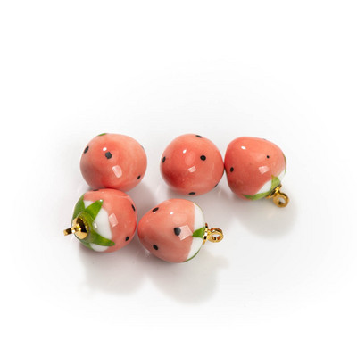 5db Kézzel készített kis eper kerámia medál Retro stílusú ékszer Gyümölcsgyöngyök ékszer alkatrész Nyaklánchoz #XN604