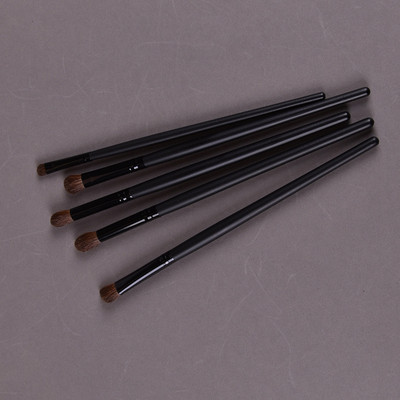 Υψηλής ποιότητας βούρτσα ματιών τρίχας 5 αλόγων Μεγάλη εφαρμογή βούρτσα σκιάς λοξή βούρτσα σκιάς ματιών Λεπτομέρεια βούρτσα σκιάς ματιών κούτσουρο μαύρο