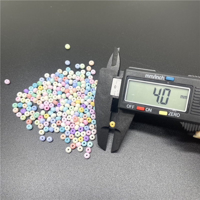 200 tk 4mm matt makarooni värvi klaasseemnehelmed ühtsed ümmargused vahehelmed käsitsi valmistatud ehete valmistamise tarvikute jaoks