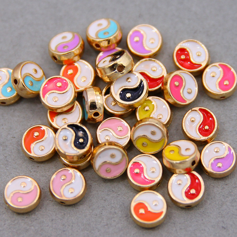 10tk 8mm Kahepoolne email Yin yang Vahetükk Lahtised helmed ehete valmistamiseks Käevõru kaelakee Kõrvarõngad Aksessuaarid