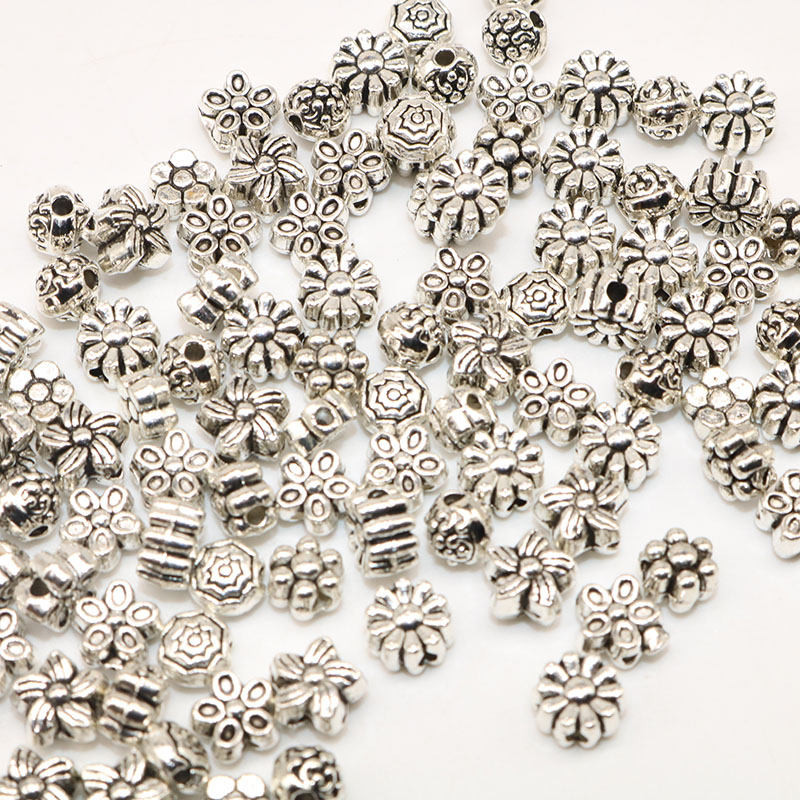 100 vnt. sidabro medžiaga Tibeto sidabro karoliukai, tarpikliai, palaidi karoliukai žavingiems papuošalams gaminti mišraus dydžio rankų darbo