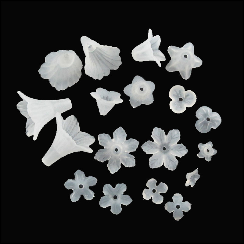 Mood Uued akrüülist võlusid jäätunud plastikust sarv lumehelves täht ristik Retro vahehelmed otsakatted valged