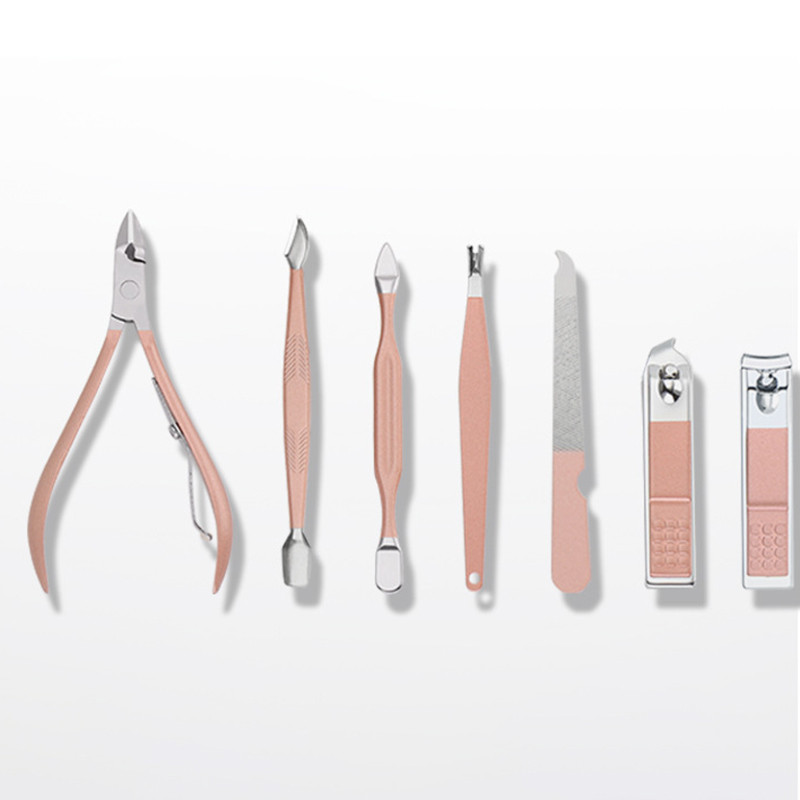 18 ks manikúrnych sád, pilníkov na nechty na pedikúru, koženého puzdra, klieštikov na nechty z nehrdzavejúcej ocele, nožníc na nechtovú kožičku, sady nožov na pedikúru
