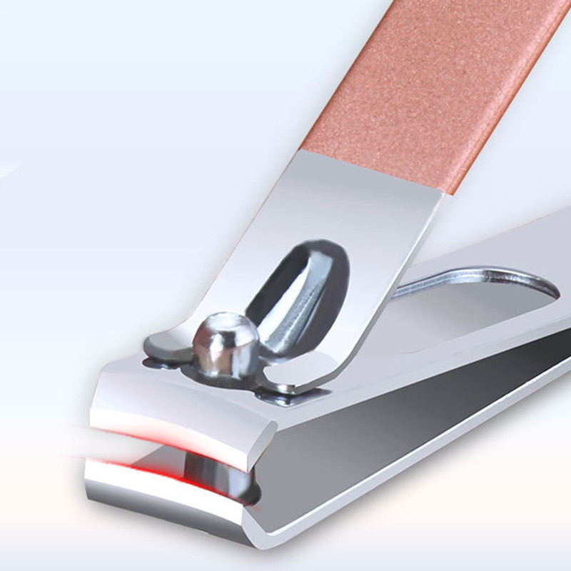 18 ks manikúrnych sád, pilníkov na nechty na pedikúru, koženého puzdra, klieštikov na nechty z nehrdzavejúcej ocele, nožníc na nechtovú kožičku, sady nožov na pedikúru