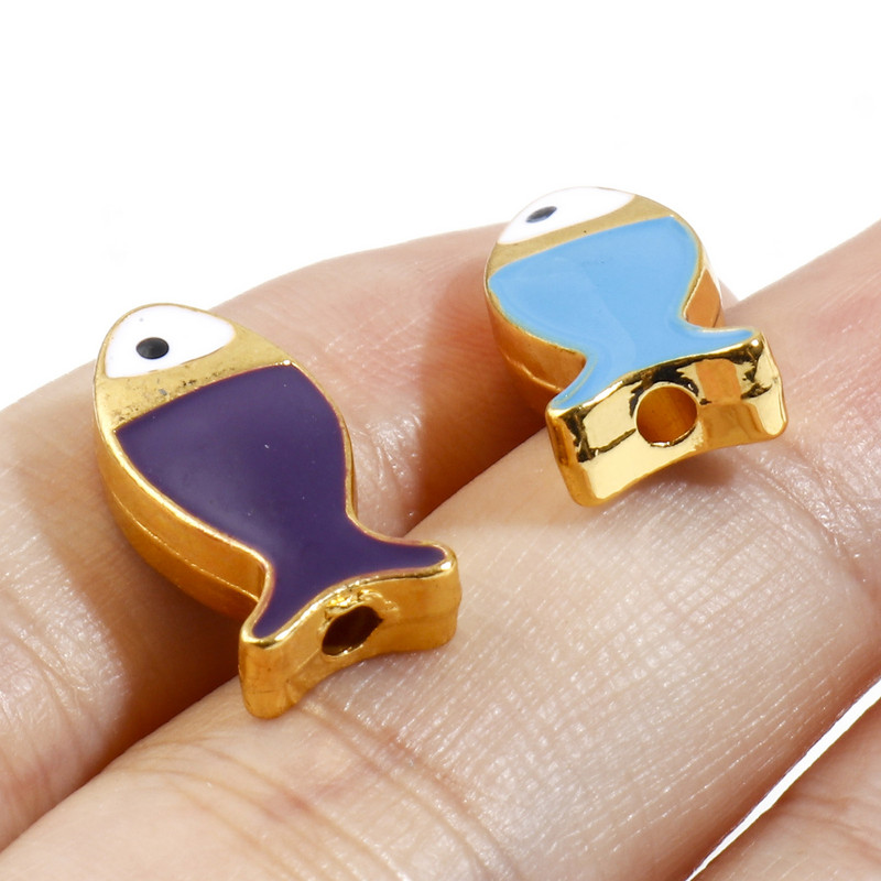 5 vnt Vandenyno papuošalų tarpiklio karoliukai Žuvies karoliukai Daugiaspalviai emalio aukso spalvos karoliukai Moterims „Pasidaryk pats“ papuošalų kūrimo karoliai, 17 mm x 8 mm