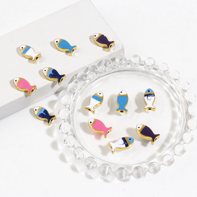 5 vnt Vandenyno papuošalų tarpiklio karoliukai Žuvies karoliukai Daugiaspalviai emalio aukso spalvos karoliukai Moterims „Pasidaryk pats“ papuošalų kūrimo karoliai, 17 mm x 8 mm