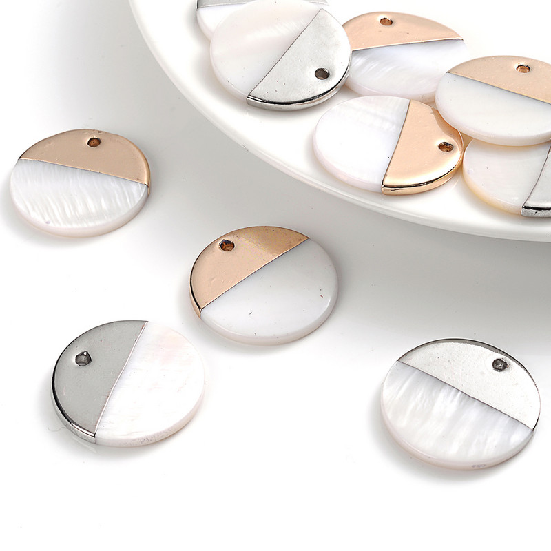 iYOE 20 mm lamedad ümmargused koorega amuletid kulla ja hõbeda värviga naturaalne koorega amulett kaelakee kõrvarõnga ripatsiga ehete leidmiseks