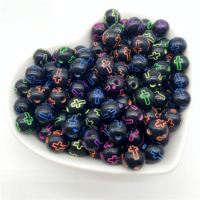 50 tk / partii 8 mm ümmarguse ristmustriga akrüülist vahedega helmed ehete valmistamiseks DIY käsitsi valmistatud võlukäevõru