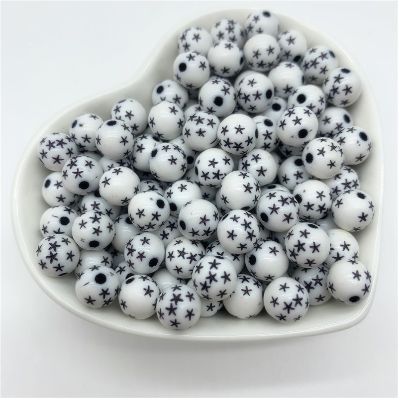 50 tk / partii 8 mm ümmarguse ristmustriga akrüülist vahedega helmed ehete valmistamiseks DIY käsitsi valmistatud võlukäevõru