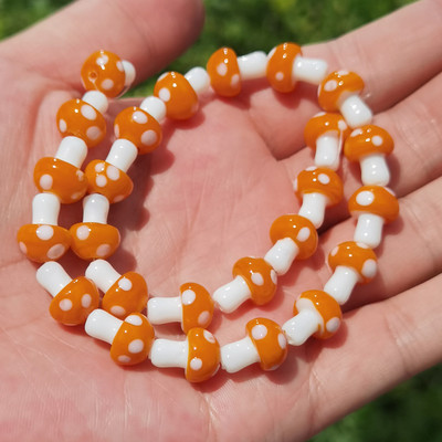 Didmeninė prekyba įvairiaspalvėmis grybų lempomis, stikliniais palaidais karoliukais, „pasidaryk pats“ papuošalų gamyba Rankų darbo apyrankių karolių priedai medžiaga