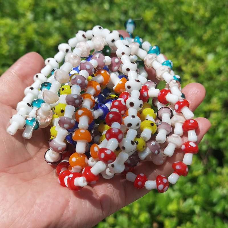 Didmeninė prekyba įvairiaspalvėmis grybų lempomis, stikliniais palaidais karoliukais, „pasidaryk pats“ papuošalų gamyba Rankų darbo apyrankių karolių priedai medžiaga