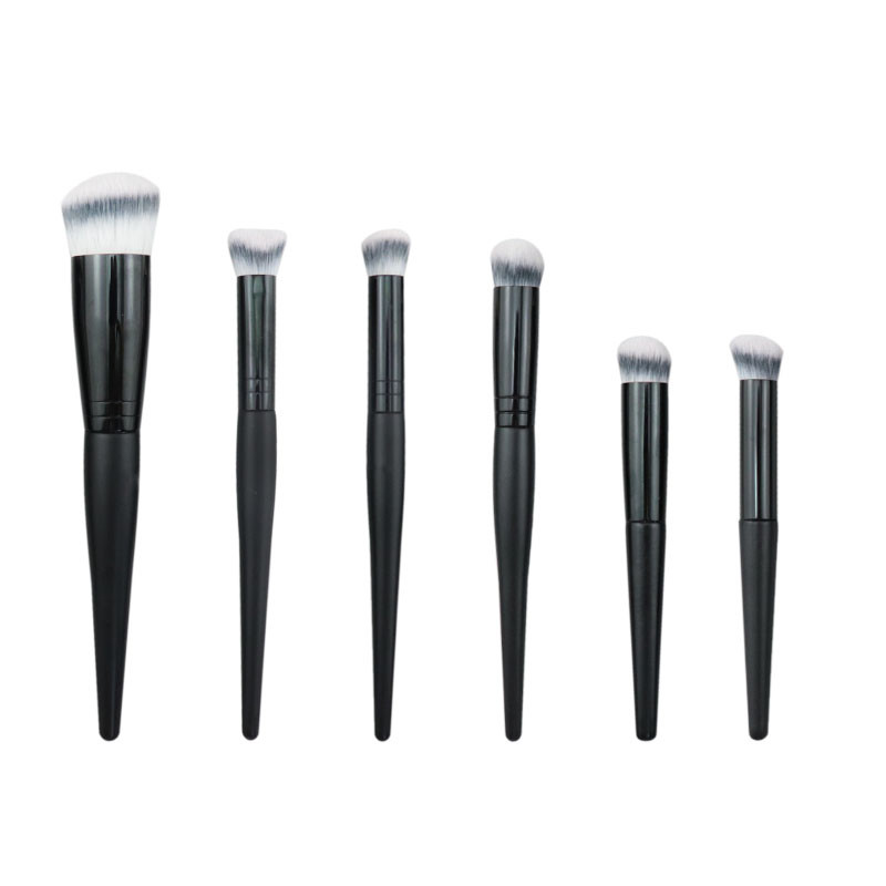 New Arrival Single Foundation Brush BB Bream Apply Tools Pehmed sünteetilised juuksed, must peitekreemipintsel