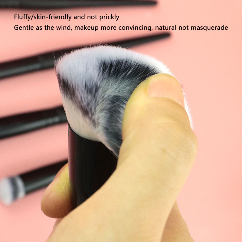 New Arrival Single Foundation Brush BB Bream Apply Tools Pehmed sünteetilised juuksed, must peitekreemipintsel