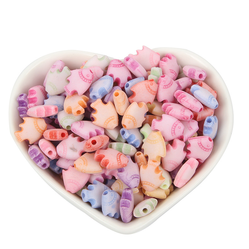 100 tk/partii segatud kalakujulised akrüülhelmed võluvad lahtised vahehelmed ehete tegemiseks ise näputöö käevõru tarvikud