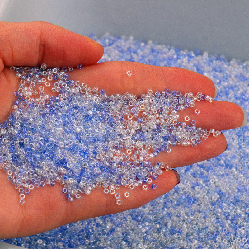 iTube 2mm-es kézzel készített gyöngyök egységes átlátszó fényű üveg maggyöngyök barkácsoláshoz, kézműves karkötő ékszerkészítési kiegészítőkhöz 720 db