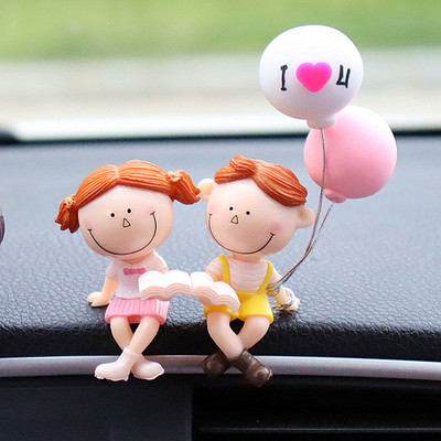 Autokaunistus Armsad koomiksipaarid Action Figuurid Kujukesed Õhupalli Ornament Auto Interjööri Armatuurlaua tarvikud Tüdrukutele Kingitused