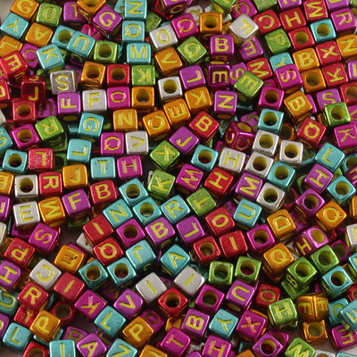 100/200/300/500PC Μικτό επιχρυσωμένο γράμμα ακρυλικό στρογγυλό επίπεδες χάντρες αλφαβήτου για κοσμήματα Χειροποίητο Diy βραχιόλι κολιέ