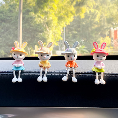 4 ΤΕΜ Ρητίνης Creative Car Αξεσουάρ Cartoon Cute Lovers Κρεμαστά πόδια Κούκλα Διακόσμηση αυτοκινήτου με καπέλο Κουνέλι παιχνίδι Δώρα για ζευγάρι