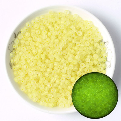 65db 4mm-es egységes matt világító üveggyöngyök 6/0 távtartó maggyöngyök kézimunka ékszerkészítéshez barkács kézzel készített karkötő varrás