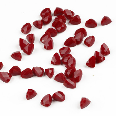 4 6 8mm Triunghi fațetat din sticlă de cristal Mărgele roșu închis Mărgele distanțatoare libere pentru fabricarea de bijuterii, bricolaj, brățări, colier, accesorii