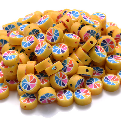 30 vnt. raudono obuolio formos molio tarpiklio karoliukai 10 mm žavūs vaisių polimeriniai moliniai karoliukai, skirti rankų darbo papuošalams gaminti „pasidaryk pats“ apyrankių priedai