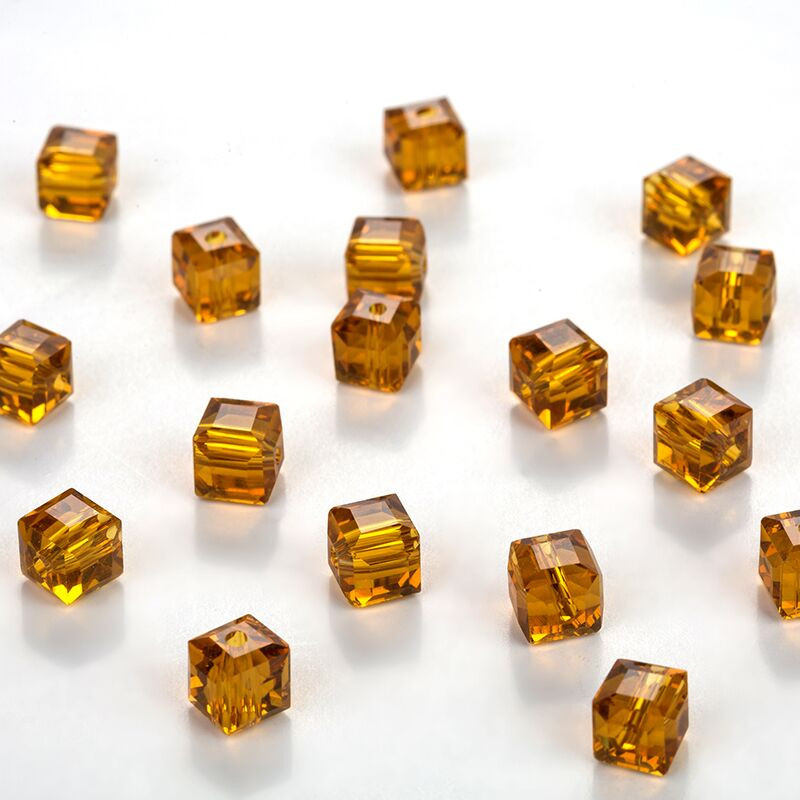 7,5 mm-es négyzet alakú gyöngyök Kristályüveg gyöngyök Kiegészítők ékszerkészítéshez, Négyzet alakú kristálykocka üveggyöngyök. 30 db/tétel