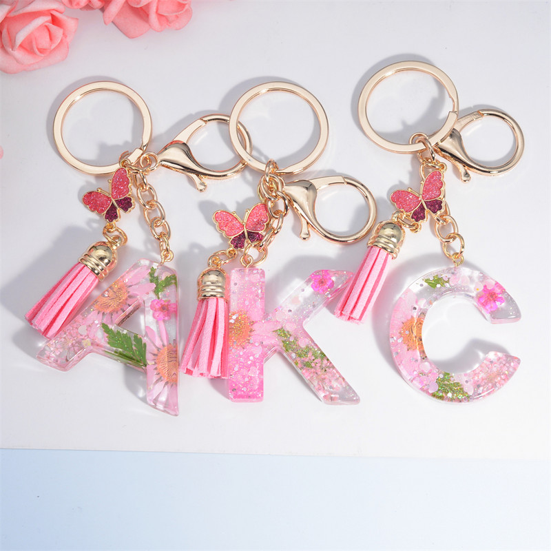 Raktų pakabukas su džiovintomis gėlėmis, užpildytas derva, abėcėlės inicialai Raktų pakabukas Mielas drugelio raktų pakabukas moterims piniginės pakabukas raktų priedas