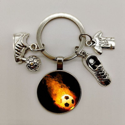 Naujos mados vyriškas metalinis raktų pakabukas Madingas futbolo raktų pakabukas Futbolo batai Futbolas Automobilis Dovana Vakarėlis Raktų pakabukas Papuošalai
