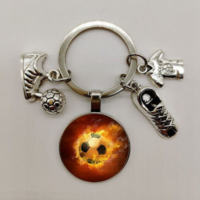 Naujos mados vyriškas metalinis raktų pakabukas Madingas futbolo raktų pakabukas Futbolo batai Futbolas Automobilis Dovana Vakarėlis Raktų pakabukas Papuošalai