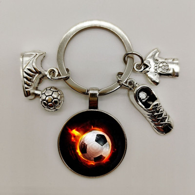 Naujos mados vyriškas metalinis raktų pakabukas Madingas futbolo raktų pakabukas Futbolo batai Futbolas Automobilis Dovana Vakarėlis Raktų pakabukas Papuošalai