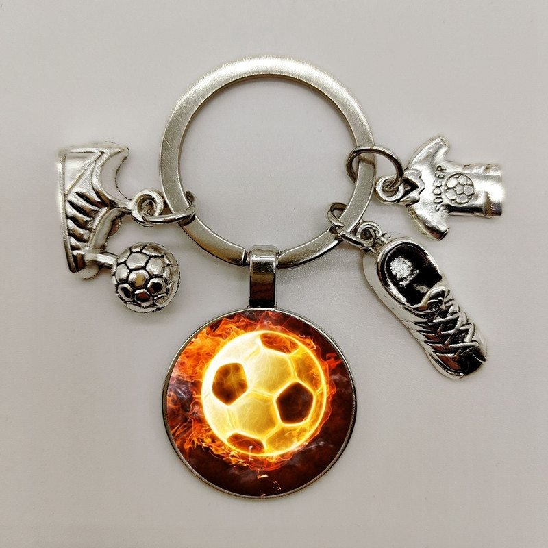 Naujos mados vyriškas metalinis raktų pakabukas Madingas futbolo raktų pakabukas Futbolo batai Futbolas Automobilis Dovana Vakarėlis Raktų pakabukas Papuošalai