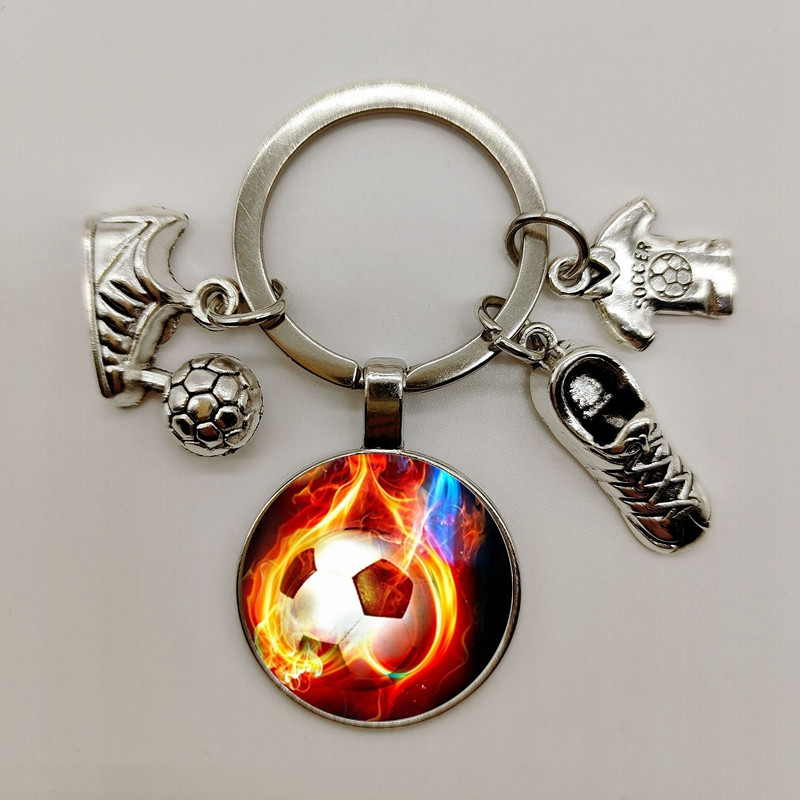 Naujos mados vyriškas metalinis raktų pakabukas Madingas futbolo raktų pakabukas Futbolo batai Futbolas Automobilis Dovana Vakarėlis Raktų pakabukas Papuošalai