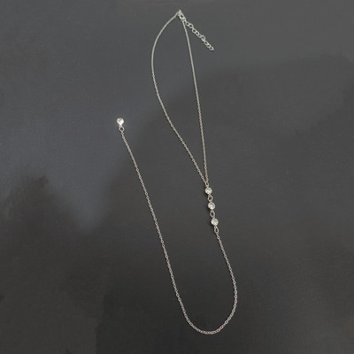 Seksikad suvised naiste pika kaelakeega kehakett, paljas selg kullavärvi kristallist ripatsiga kaelakee ranna keha ehetega pulmakleit