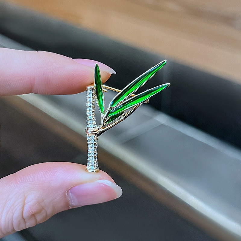 Roosilillede liblikas pärlitest prossid naistele võlu kivist reväärinõelad peo pulmakingitused riided naistele prossid hulgimüük